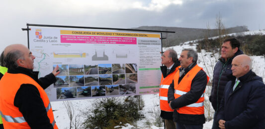 El consejero de Movilidad y Transformación Digital visita las obras de la CL-627 de Cervera de Pisuerga al límite con Cantabria