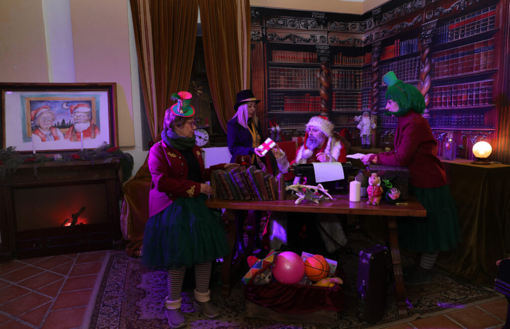 Papá Noel se olvida de Laponia para instalarse en Paredes de Nava (Palencia)