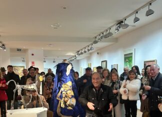 Antonio de la Peña en la inauguración de la muestra Arte Palencia del colectivo Thieldón