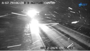 La nieve cierra al tráfico de camiones la AP-66 entre León y Asturias y la A-67 entre Palencia y Cantabria