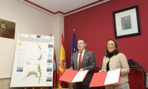 La consejera de Agricultura, Ganadería y Desarrollo Rural firma un convenio con la Comunidad de Regantes del Canal de Pisuerga