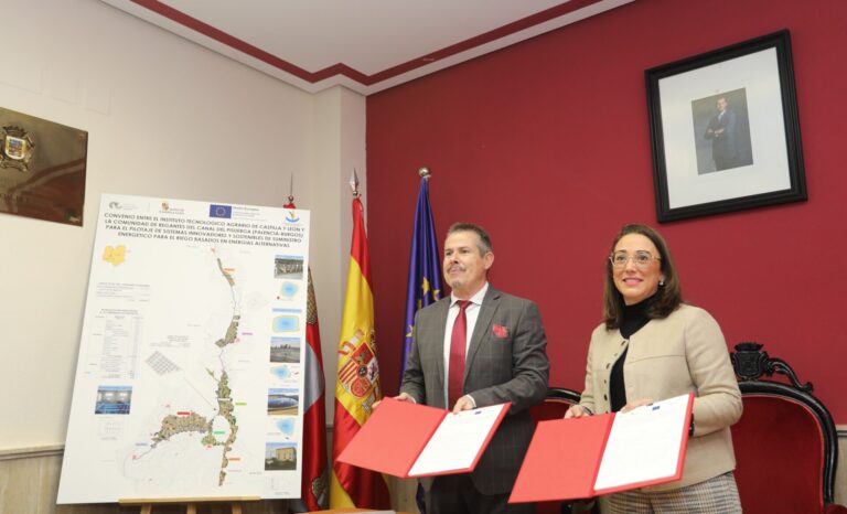 La consejera de Agricultura, Ganadería y Desarrollo Rural firma un convenio con la Comunidad de Regantes del Canal de Pisuerga