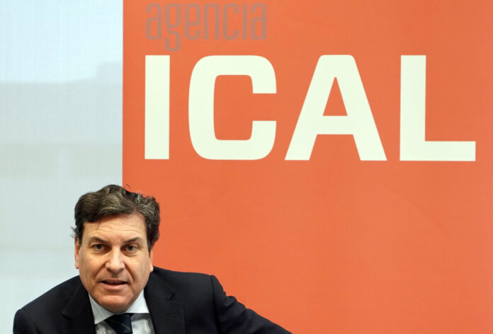 Desayuno informativo de la Agencia Ical con el consejero de Economía y Hacienda Carlos Fernández Carriedo