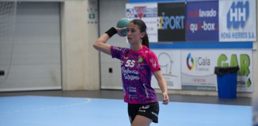 Ainara Robles. Club Balonmano Palencia Femenino.