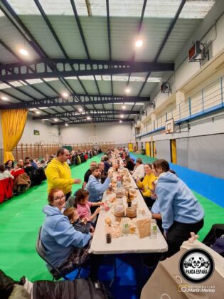 Comida en el III Villamuriel Panda España