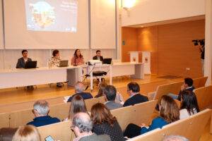 Judith-Castro-y-Miriam-Andrés-en-la-presentación-del-PAI-21