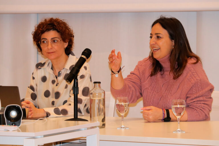 Judith-Castro-y-Miriam-Andrés-en-la-presentación-del-PAI