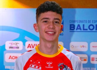 Mario Cisneros con la Selección de Castilla y León