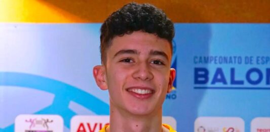 Mario Cisneros con la Selección de Castilla y León