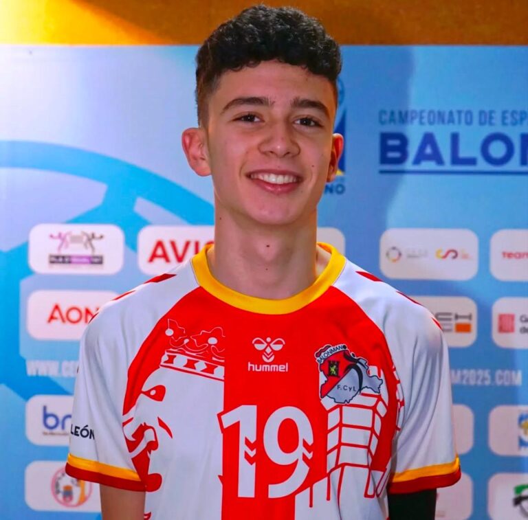 Mario Cisneros con la Selección de Castilla y León