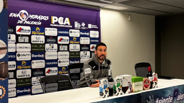 Álex Izquierdo en rueda de prensa posterior al empate ante Briviesca