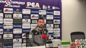 Álex Izquierdo en rueda de prensa tras el partido en casa ante Santa Marta de Tormes