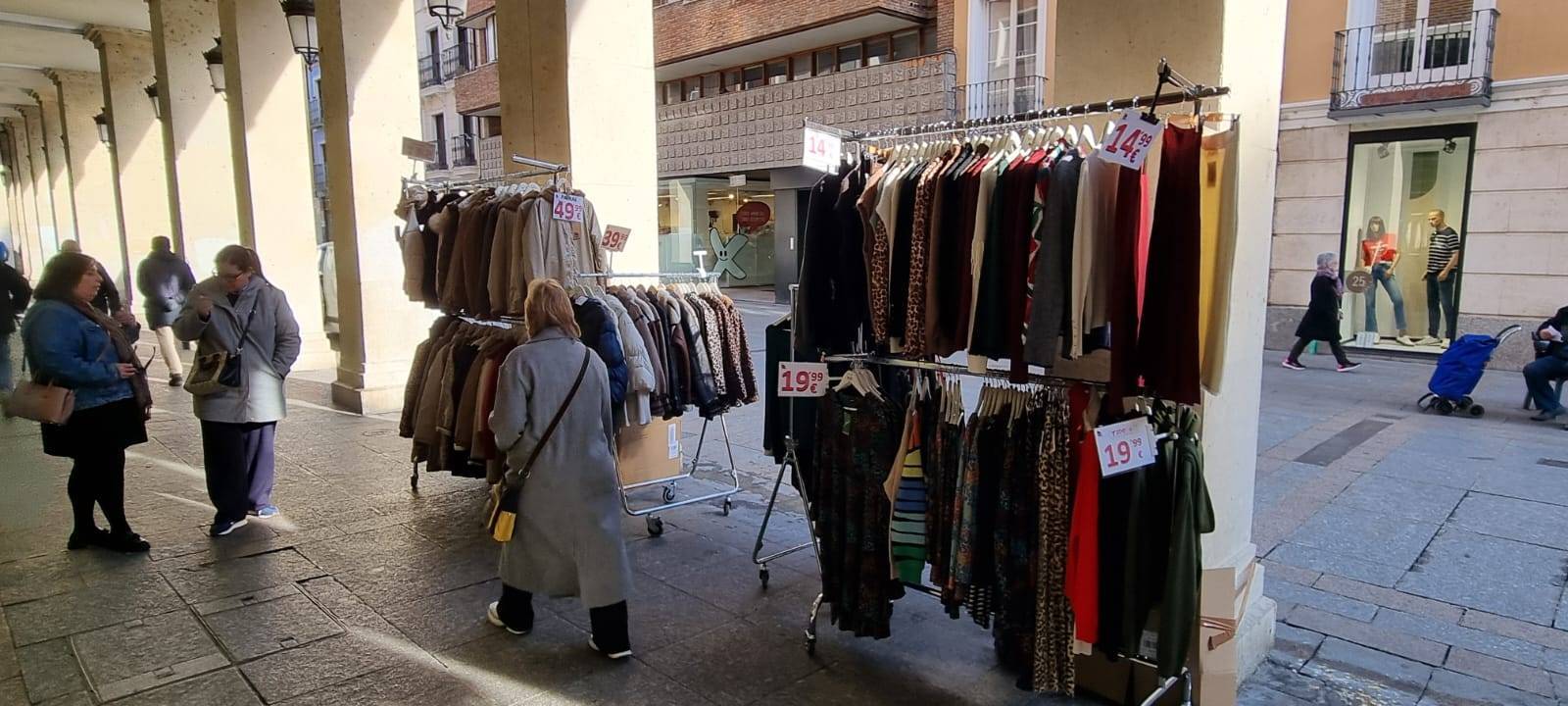 Fiesta de las compras en la calle Palencia Abierta (1)