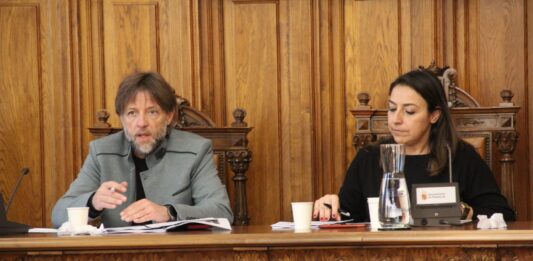 Francisco Fernández y Miriam Andrés durante un Pleno en el Ayuntamiento de Palencia