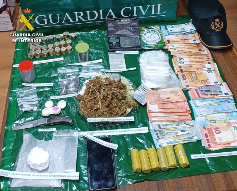 Objetos incautados. Imagen proporcionada por la Guardia Civil de Palencia
