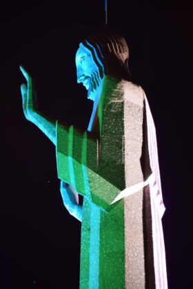 Monumentos iluminados por el Día de las Enfermedades Raras (1)