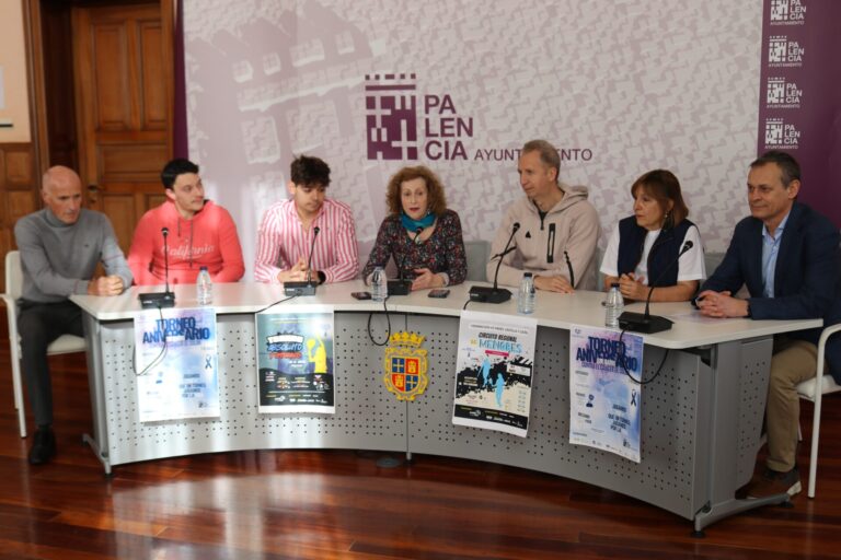 Presentación del Torneo de Padel en el Ayuntamiento de Palencia