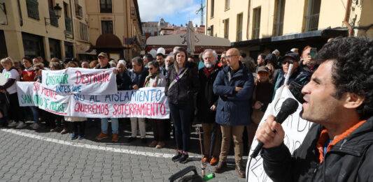 Protestas a favor del soterramiento y contra el biogás con motivo de la visita de Pedro Sánchez a Palencia - Brágimo ICAL