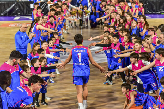 Fotografía: Isma Suárez. Recibimiento de los jóvenes jugadores del Filipenses