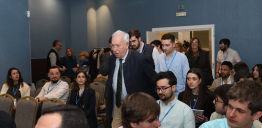 Presentación de la I Escuela de Formación 'David Vázquez' de NNGG Palencia