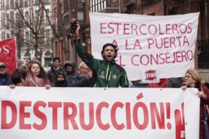 Una manifestación recorre las calles de Valladolid contra la "masiva" instalación de macrogranjas