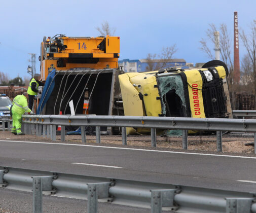 Herido el conductor de un camión en la A-62 a la altura de Dueñas (Palencia)