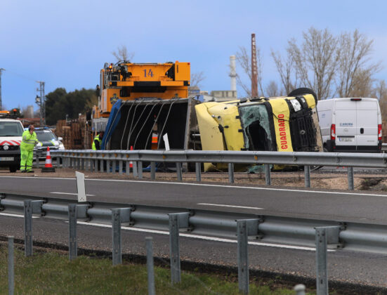 Herido el conductor de un camión en la A-62 a la altura de Dueñas (Palencia)