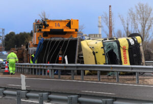 Herido el conductor de un camión en la A-62 a la altura de Dueñas (Palencia)