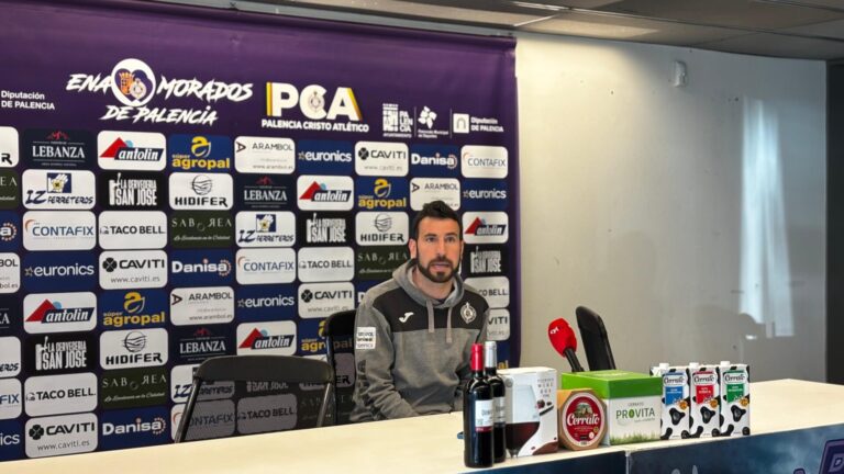 Álex Izquierdo en rueda de prensa tras el partido ante Atlético Tordesillas