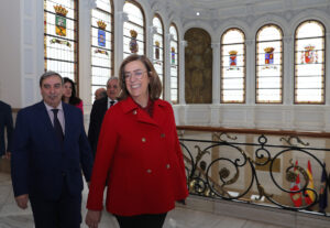 Ángeles Armisén y el consejero de movilidad, José Luis Sanz Merino