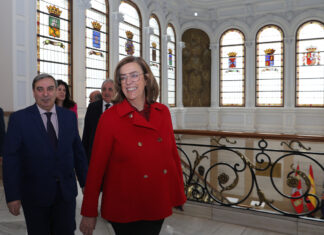 Ángeles Armisén y el consejero de movilidad, José Luis Sanz Merino