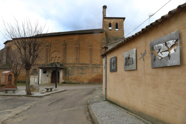 Brágimo - El pueblo palentino de Boadilla de Rioseco, utiliza desde hace años el arte como medio para rescatarse del anonimato con el nombre de Arte contra el Olvido