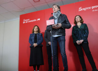 Carlos-Martínez-y-Francina-Armengol-en-el-congreso-provincial-del-PSOE-en-Zamora
