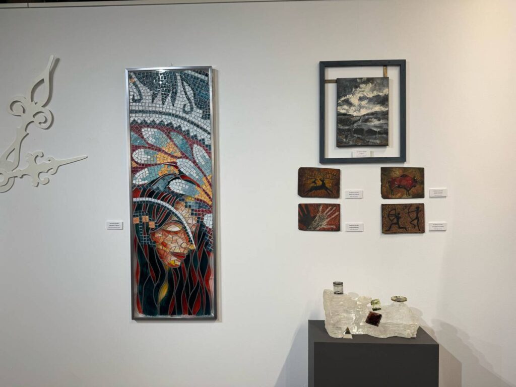 Exposición 'Tempus Fugit' en el Museo de Palencia, a cargo de Artistas Independientes AI+. | A. Acitores