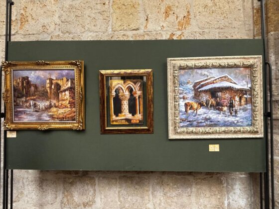 El Claustro de la Catedral acoge la exposición de Damián Simal, organizada por la Asociación Thieldón