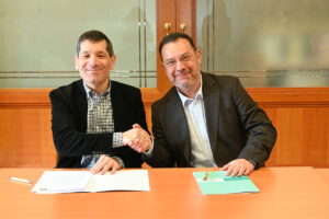 Firma-convenio-FIS-Gullón_11.03