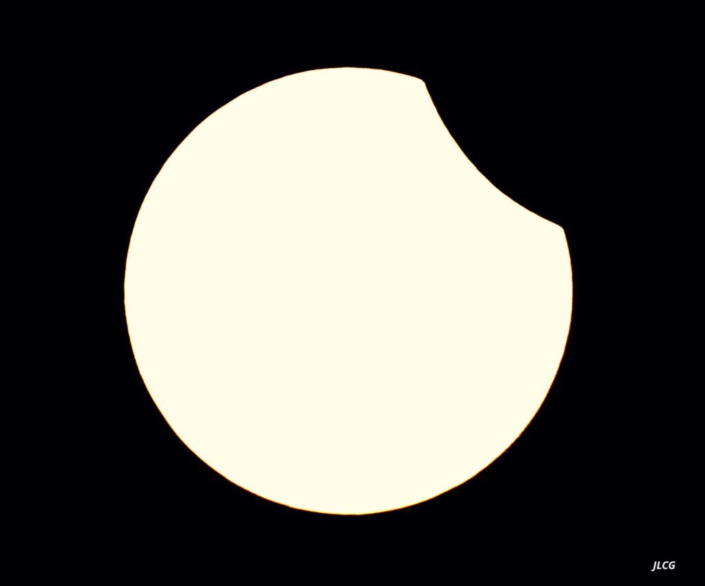 Fotos eclipse solar parcial del 29/3/25 visto desde Palencia hechas por José Luis Carrera y Fernando Manrique