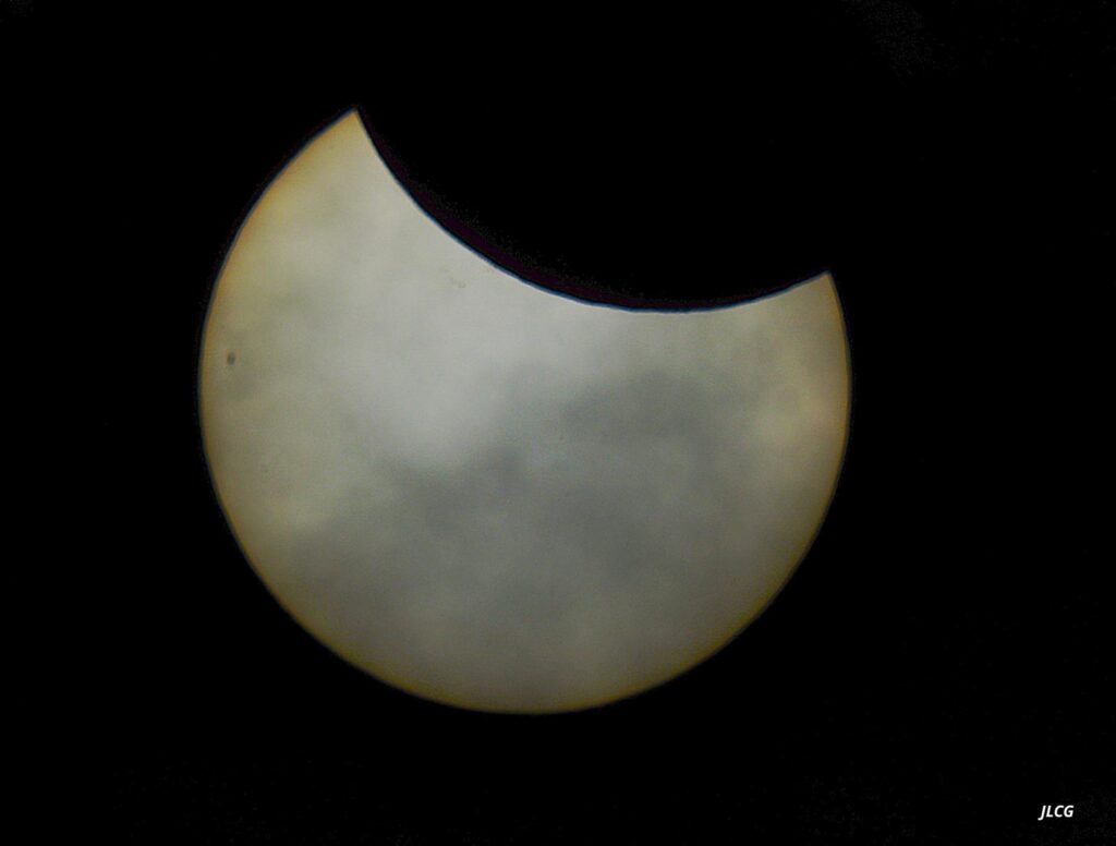 Fotos eclipse solar parcial del 29/3/25 visto desde Palencia hechas por José Luis Carrera y Fernando Manrique