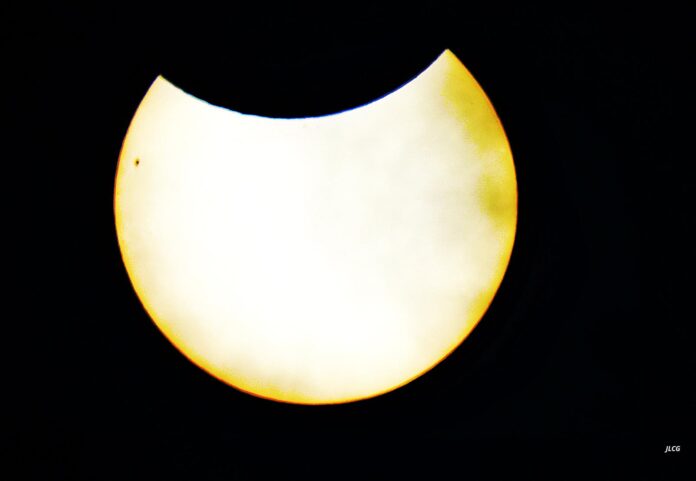 Fotos eclipse solar parcial del 29/3/25 visto desde Palencia hechas por José Luis Carrera y Fernando Manrique Fotos eclipse solar parcial del 29/3/25 visto desde Palencia hechas por José Luis Carrera y Fernando Manrique