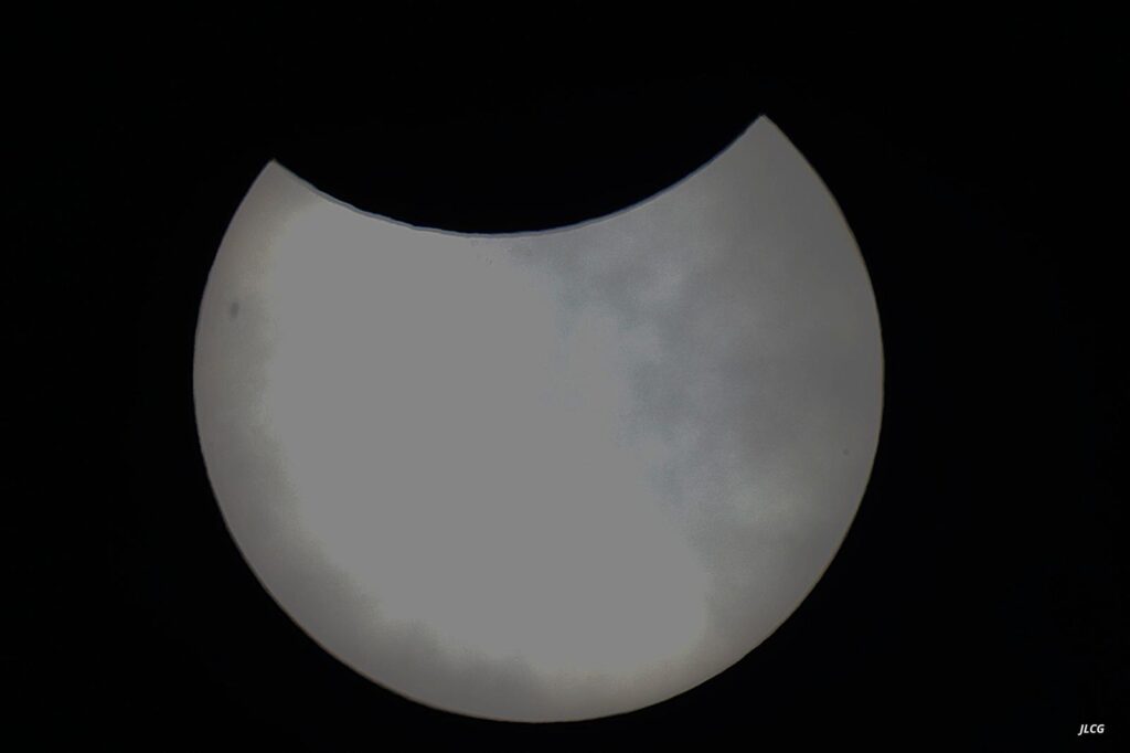 Fotos eclipse solar parcial del 29/3/25 visto desde Palencia hechas por José Luis Carrera y Fernando Manrique