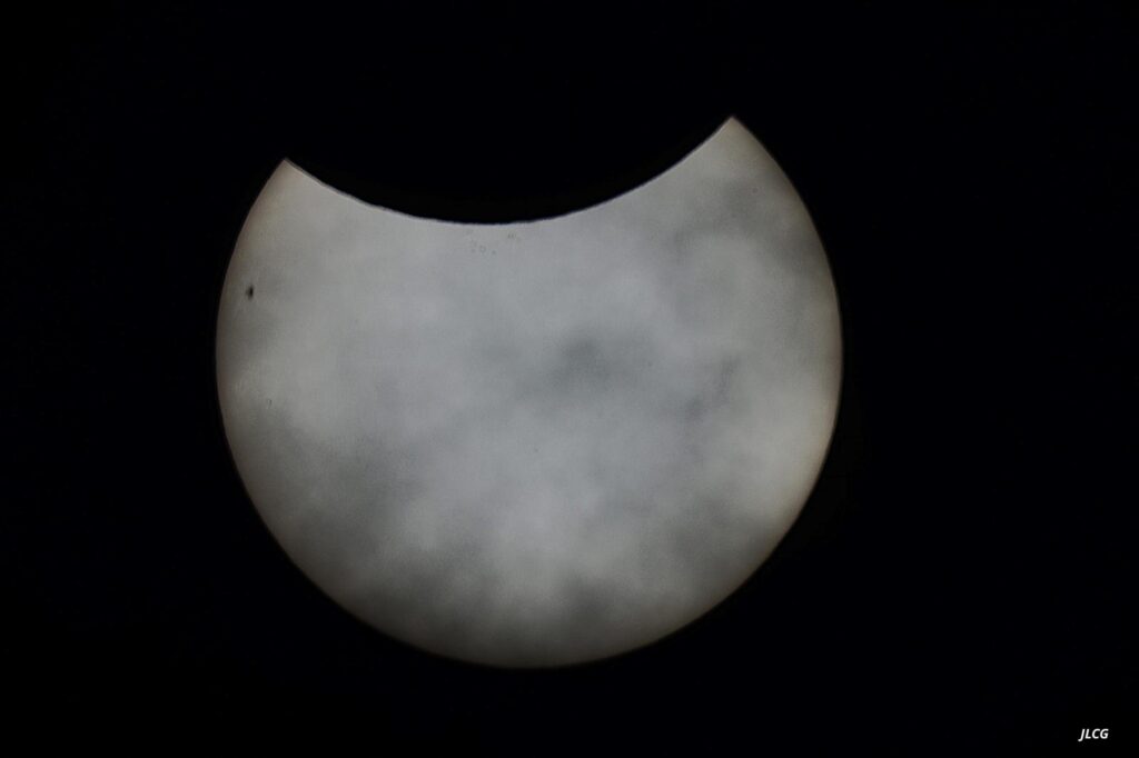 Fotos eclipse solar parcial del 29/3/25 visto desde Palencia hechas por José Luis Carrera y Fernando Manrique