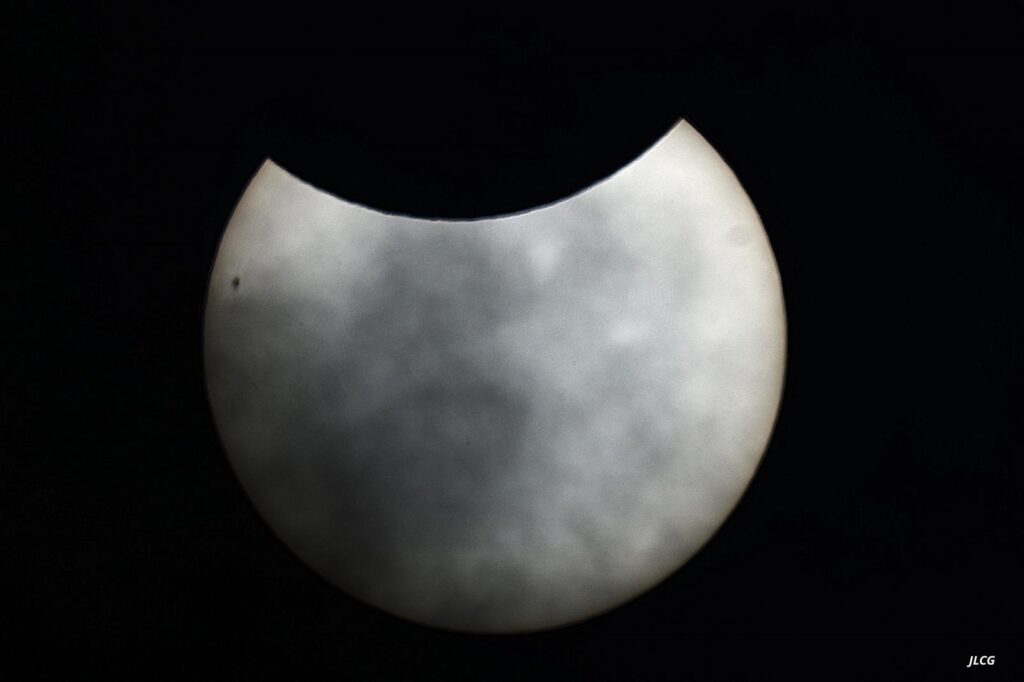 Fotos eclipse solar parcial del 29/3/25 visto desde Palencia hechas por José Luis Carrera y Fernando Manrique
