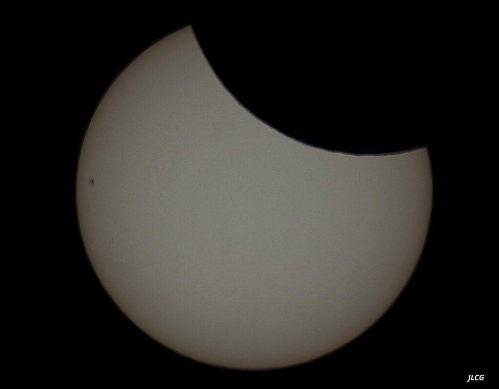 Fotos eclipse solar parcial del 29/3/25 visto desde Palencia hechas por José Luis Carrera y Fernando Manrique