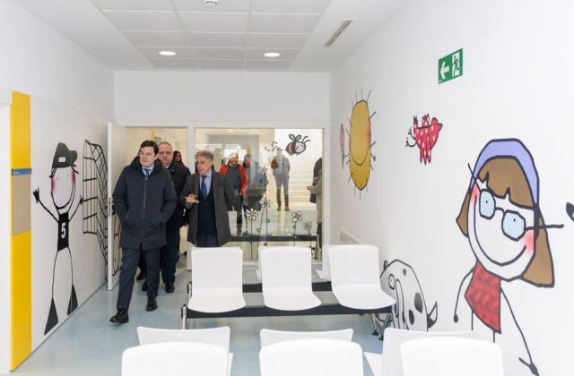 Mañueco visita centro de salud Aguilar de Campoo
