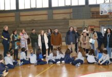 Mayores palentinos y alumnado del Colegio Marista Castilla pasan una especial jornada “Jugando entre Recuerdos”