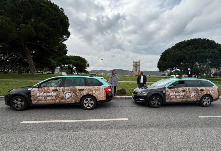 Palencia se promociona en Lisboa con una flota de doce taxis