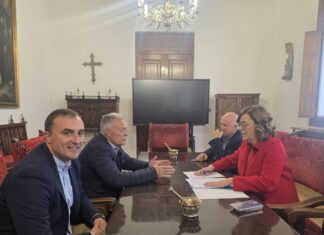 Reunión alcalde de Bárcena de Campos