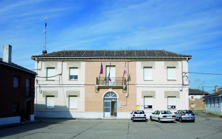 Villaturde, Ayuntamiento