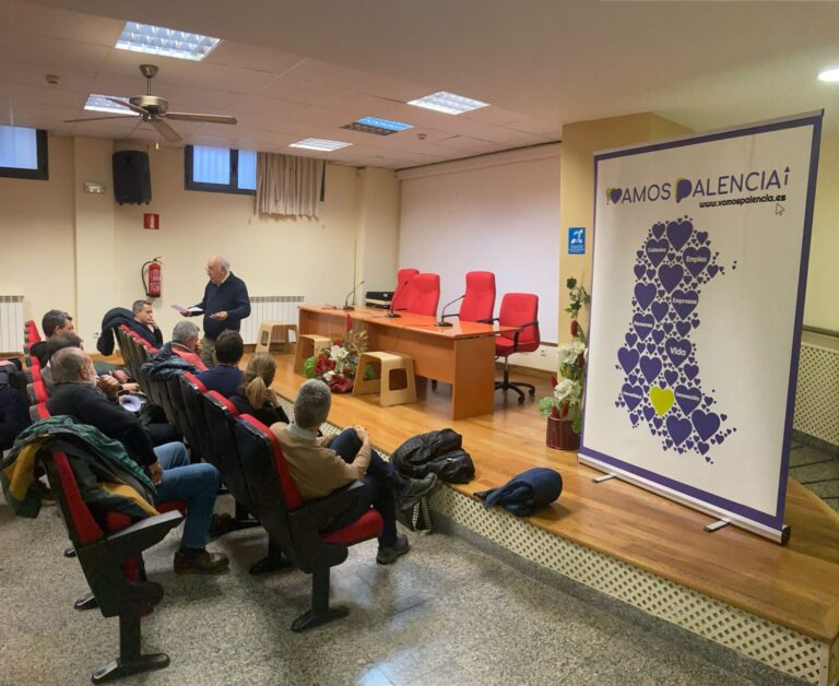 Reunión asamblea de integrantes de Vamos Palencia.