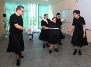 La compañía 'Includanza' de la Fundación San Cebrián, liderada por Natalí Camolez, ensaya su nuevo espectáculo 'Iris'. Brágimo (ICAL)